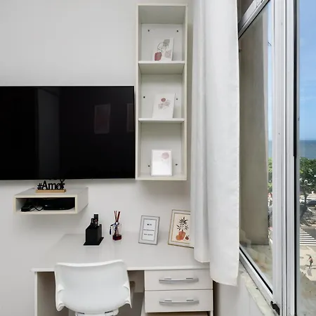 Studio Com Vista Parcial Para O Mar De Copacabana